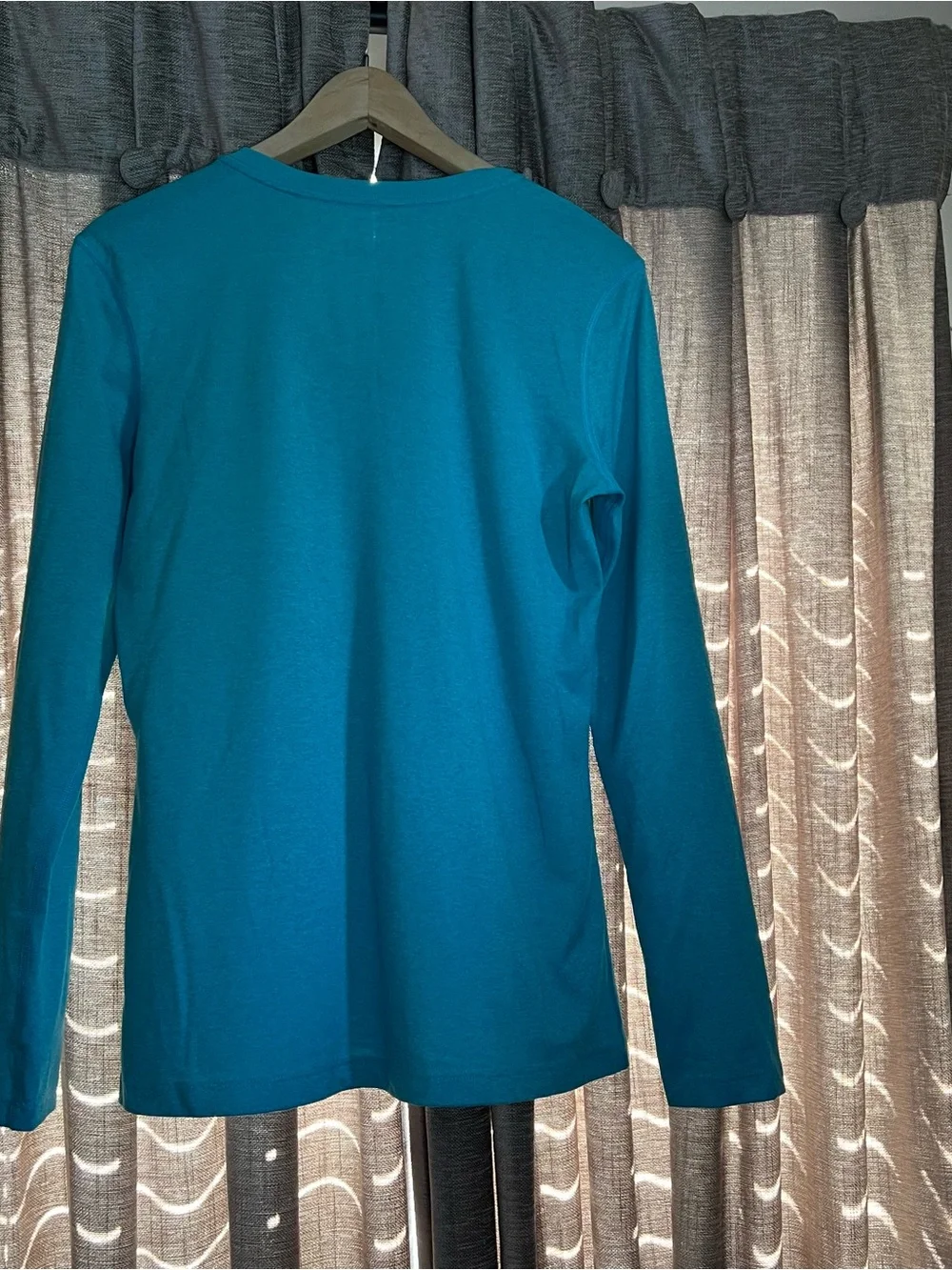 Nike Dri Fit Regular Fit Teal V-Neck Long Sleeve Athletic Top Size Medium